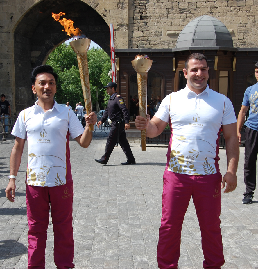 Avropa Oyunlarının məşəlinin İçərişəhər estafeti (FOTO)