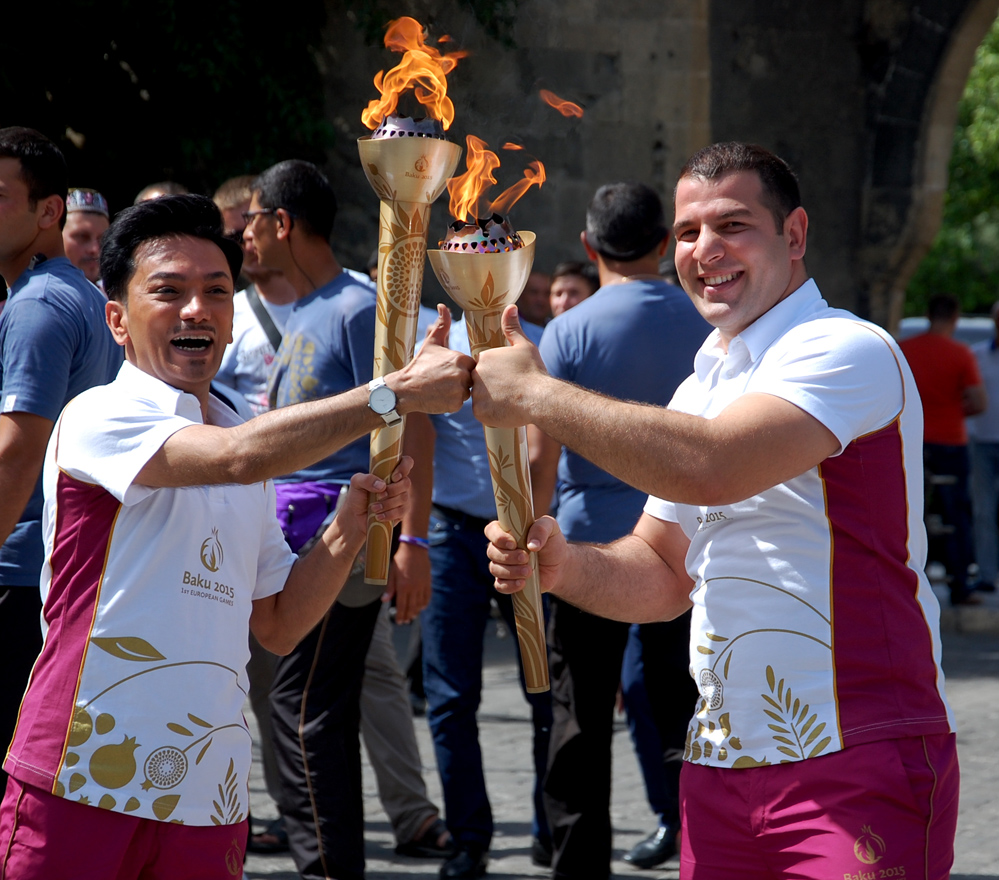 Avropa Oyunlarının məşəlinin İçərişəhər estafeti (FOTO)
