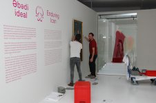 Heydər Əliyev Mərkəzindəki Qreys Kelli sərgisi üçün xüsusi havalandırma sistemi və işıq effekti qurulub (FOTO+VİDEO)