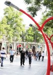Avropa Oyunları ərəfəsində xarici turistlərin Bakı sərgüzəştləri (FOTO)