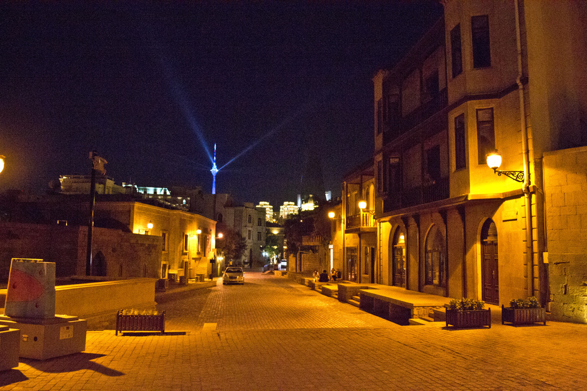 Bakı-2015: Paytaxtda gecə gəzintisi (FOTO - II HİSSƏ)