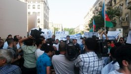 Avropa İttifaqının Azərbaycandakı nümayəndəliyi qarşısında piket keçirilib (FOTO) (ƏLAVƏ OLUNUB)