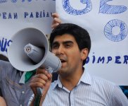 Böyük Britaniyanın Azərbaycandakı səfirliyi qarşısında etiraz aksiyası keçirilib (FOTO)