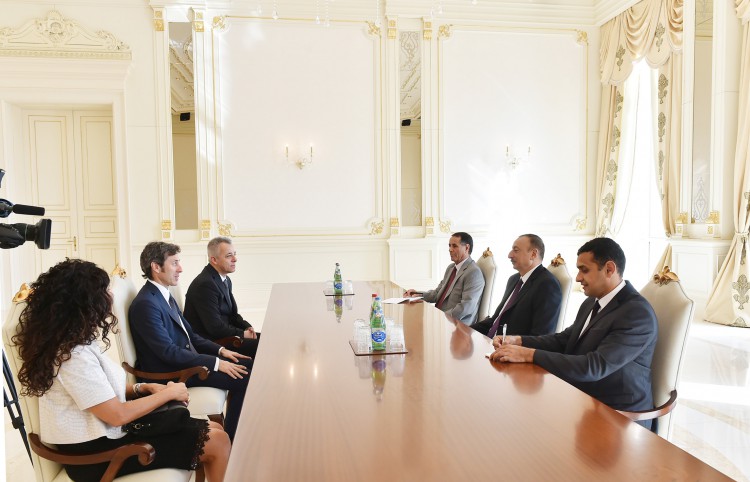 İlham Əliyev San-Marino dövlətinin başçılarını qəbul edib (FOTO)