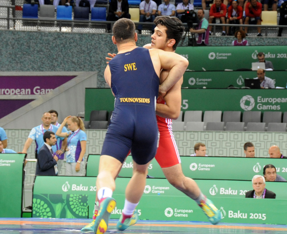 Güləşçilərimiz Avropa Oyunlarında ilk qızıl medalını qazandı: Rəsul Çunayev hərbi salam verdi(ƏLAVƏ OLUNUB 9) (FOTO, VİDEO)