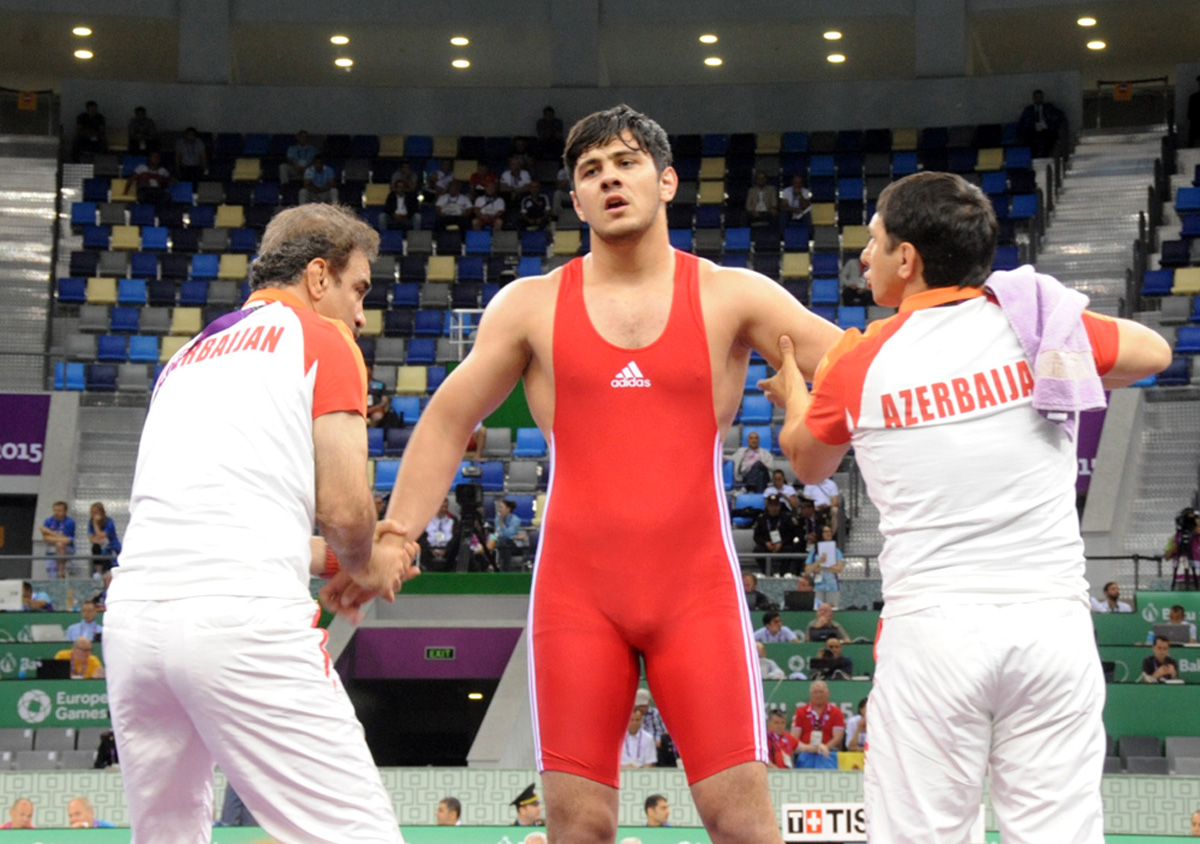 Güləşçilərimiz Avropa Oyunlarında ilk qızıl medalını qazandı: Rəsul Çunayev hərbi salam verdi(ƏLAVƏ OLUNUB 9) (FOTO, VİDEO)