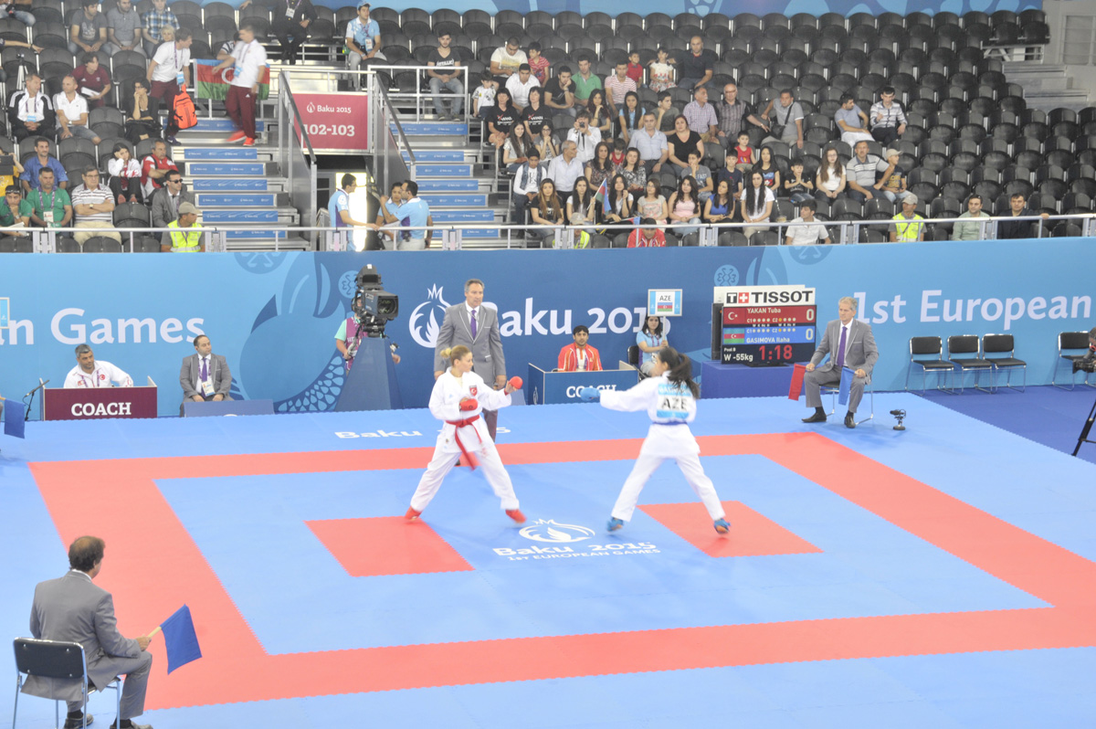 Bakıda karate üzrə yarışlar start götürüb (CANLI YAYIM)(FOTO)