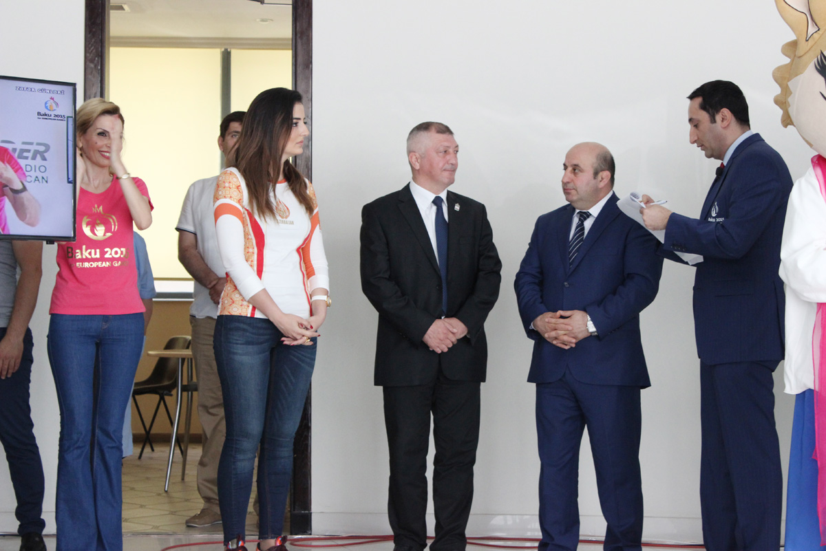 MOK-da medal qazanan azərbaycanlı idmançılar mükafatlandırılıb (FOTO)