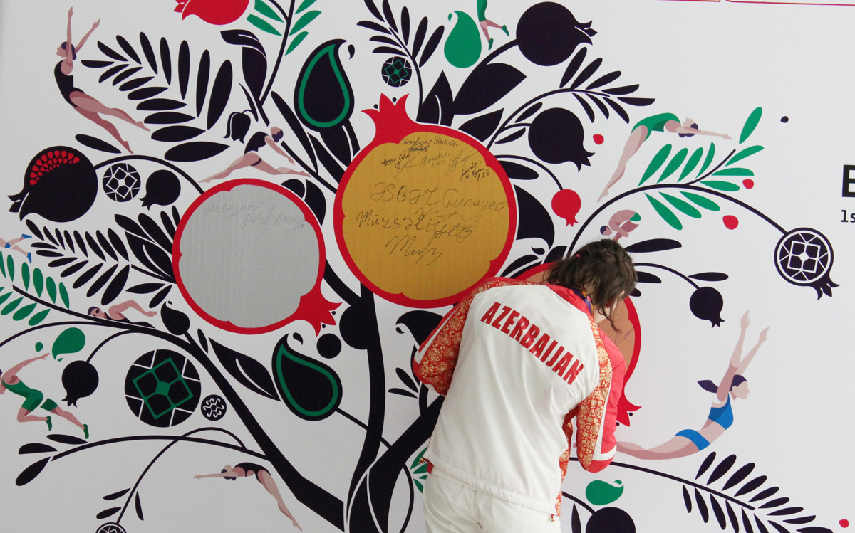 MOK-da medal qazanan azərbaycanlı idmançılar mükafatlandırılıb (FOTO)