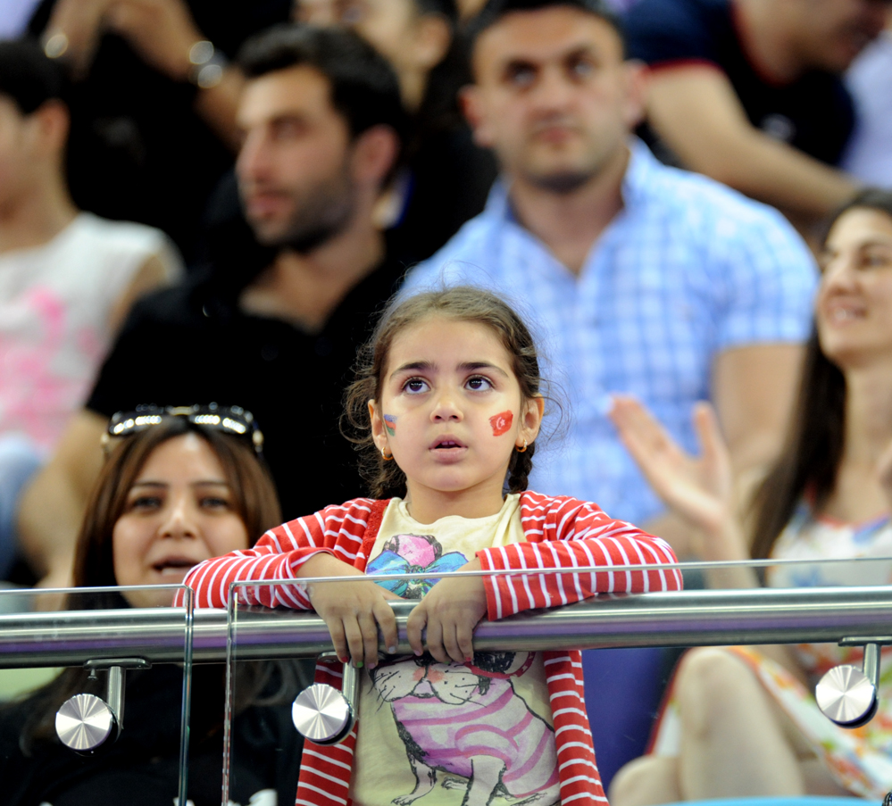 Avropa Oyunlarında aerobika gimnastikası üzrə qarışıq cütlüklərin təsnifat yarışları keçirilir (FOTO)