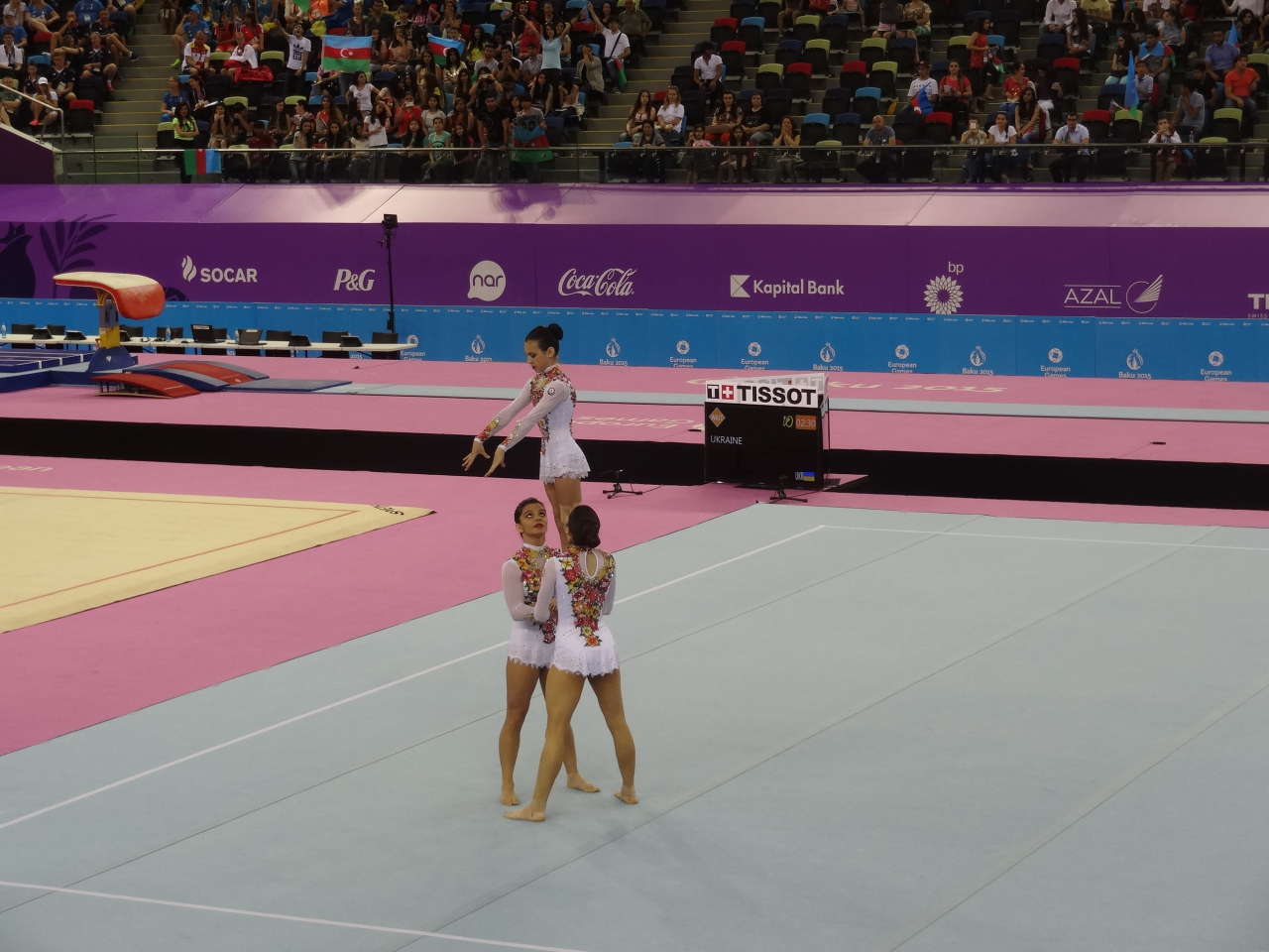 Azərbaycanın qadınlardan ibarət triosu idman akrobatikası üzrə yarışlarda final mərhələsinə çıxdı (FOTO)