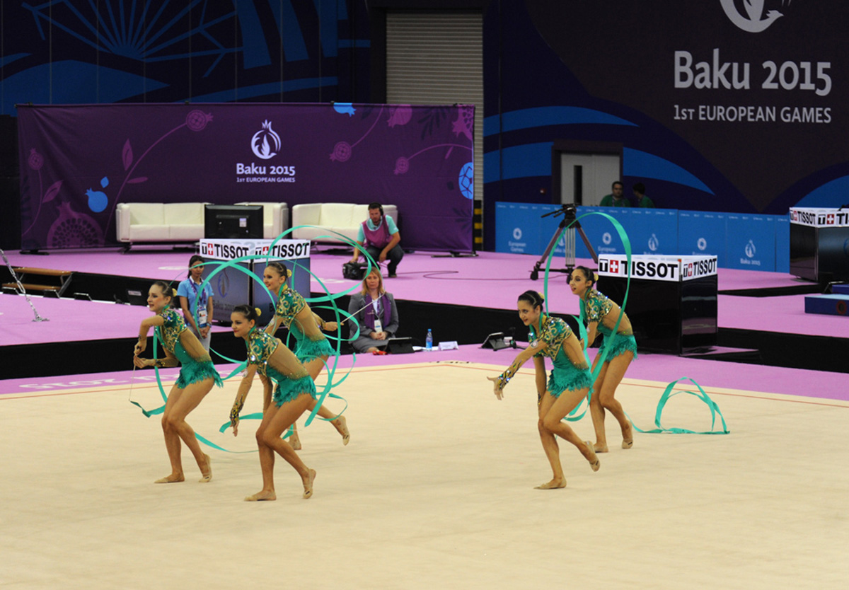 I Avropa Oyunları çərçivəsində azərbaycanlı gimnastlar lentlə hərəkət üzrə qrup yarışlarında çıxış edib (FOTO)