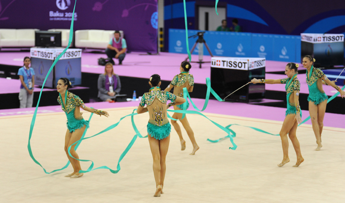 I Avropa Oyunları çərçivəsində azərbaycanlı gimnastlar lentlə hərəkət üzrə qrup yarışlarında çıxış edib (FOTO)