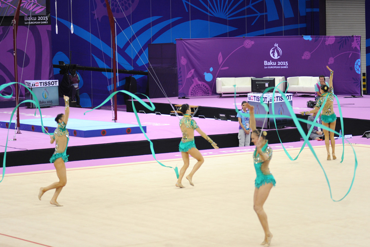 I Avropa Oyunları çərçivəsində azərbaycanlı gimnastlar lentlə hərəkət üzrə qrup yarışlarında çıxış edib (FOTO)