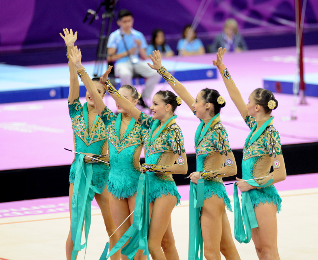I Avropa Oyunları çərçivəsində azərbaycanlı gimnastlar lentlə hərəkət üzrə qrup yarışlarında çıxış edib (FOTO)