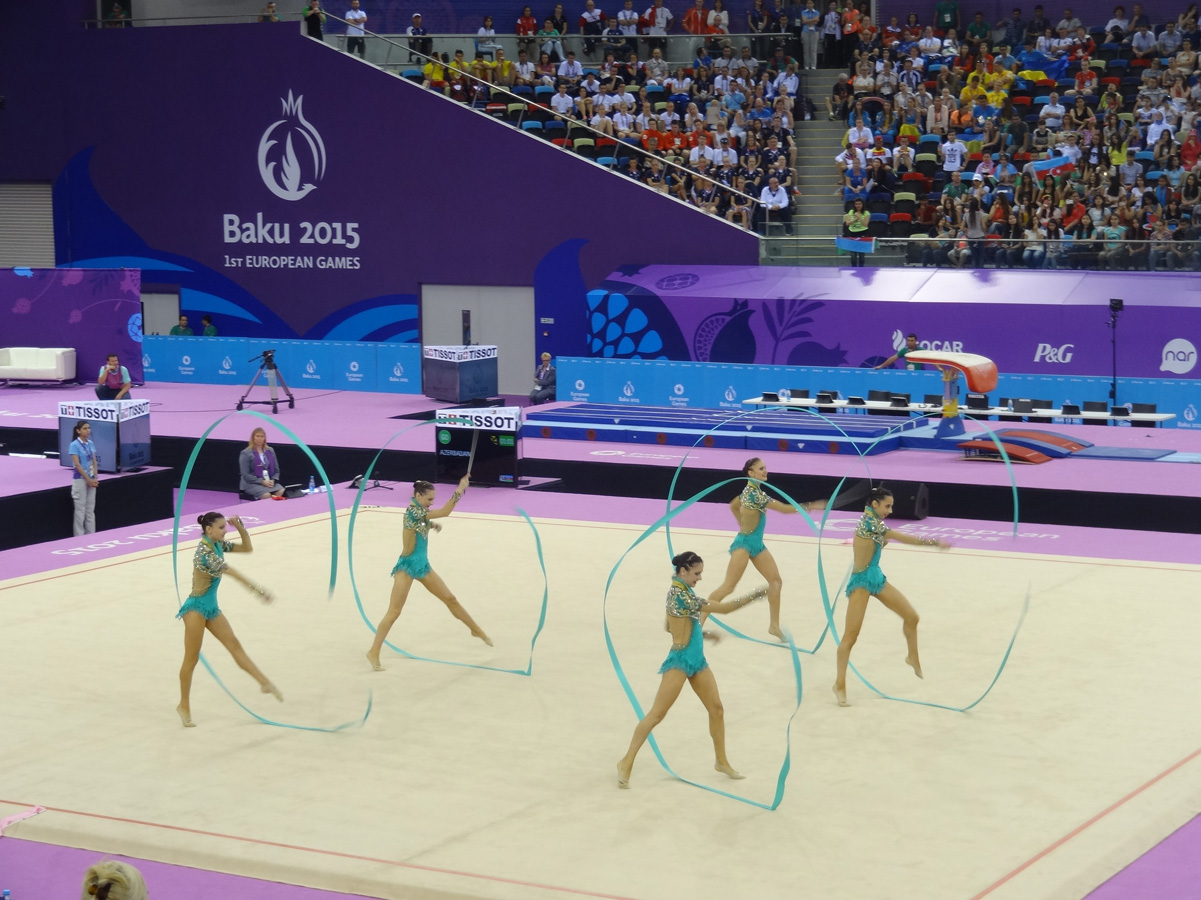 I Avropa Oyunları çərçivəsində azərbaycanlı gimnastlar lentlə hərəkət üzrə qrup yarışlarında çıxış edib (FOTO)