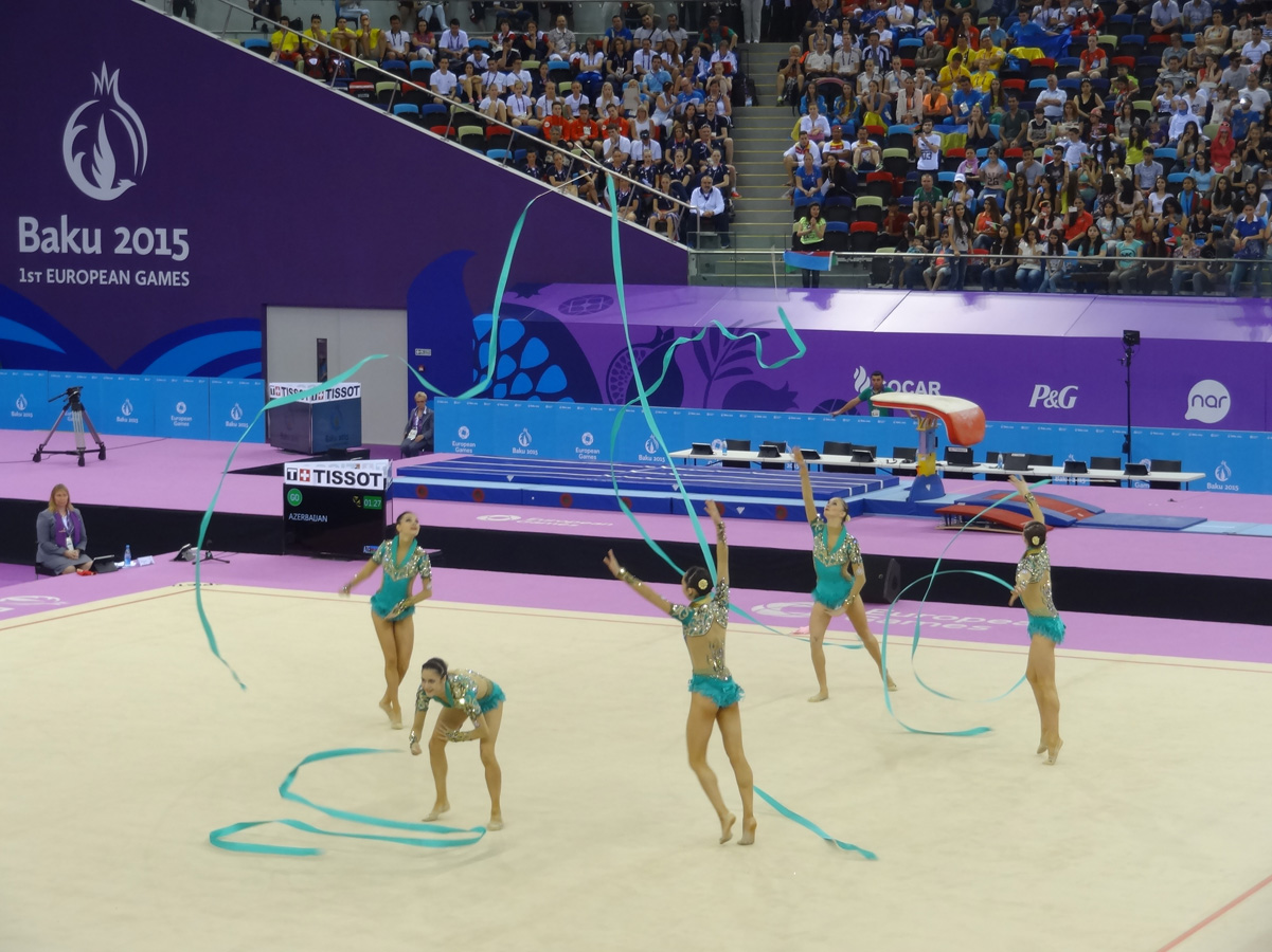I Avropa Oyunları çərçivəsində azərbaycanlı gimnastlar lentlə hərəkət üzrə qrup yarışlarında çıxış edib (FOTO)