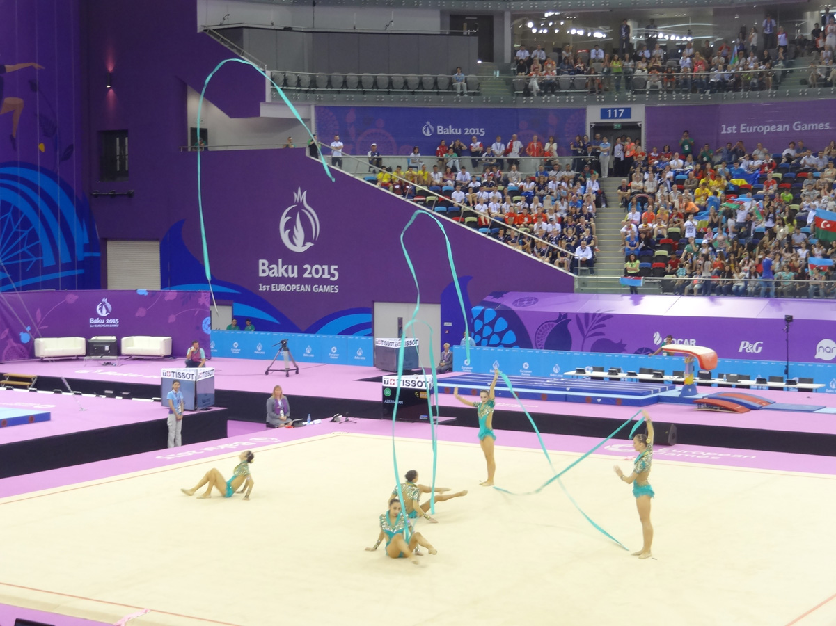 I Avropa Oyunları çərçivəsində azərbaycanlı gimnastlar lentlə hərəkət üzrə qrup yarışlarında çıxış edib (FOTO)