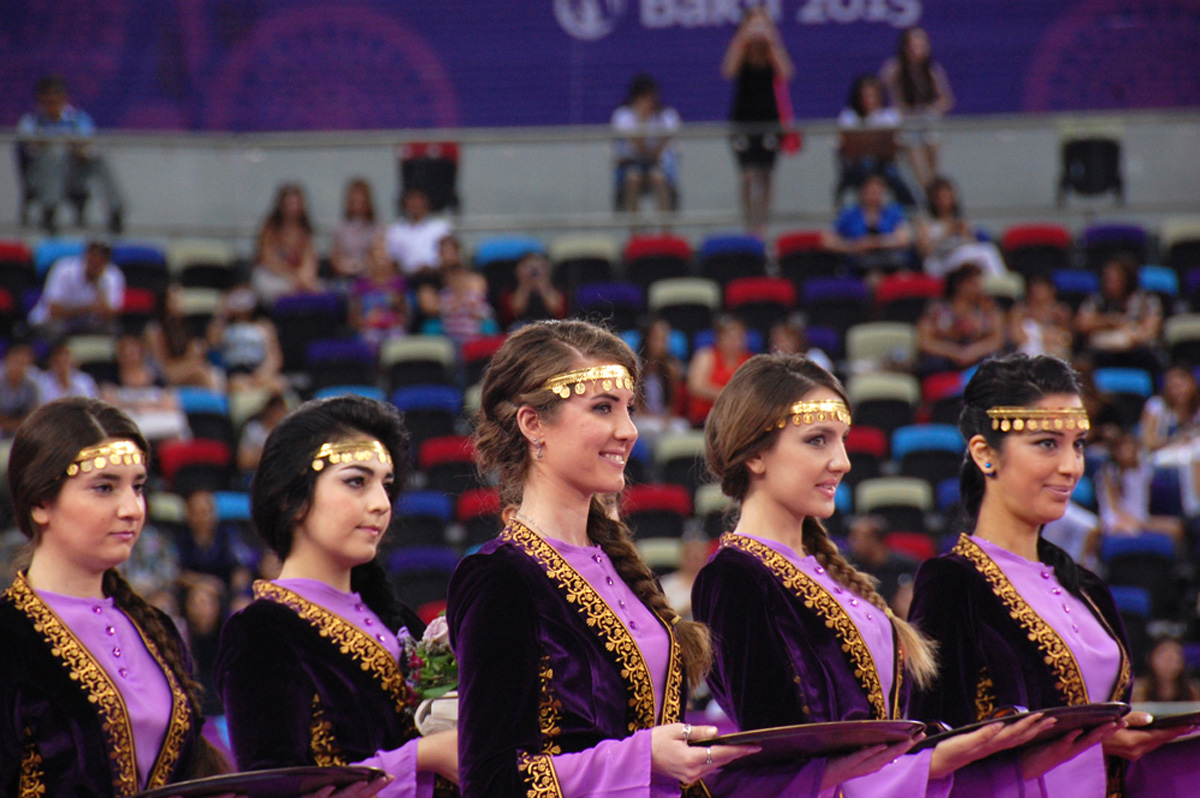 Rusiyalı gimnastlar I Avropa Oyunlarının çoxnövçülük yarışlarında qızıl medal qazandı (FOTO)