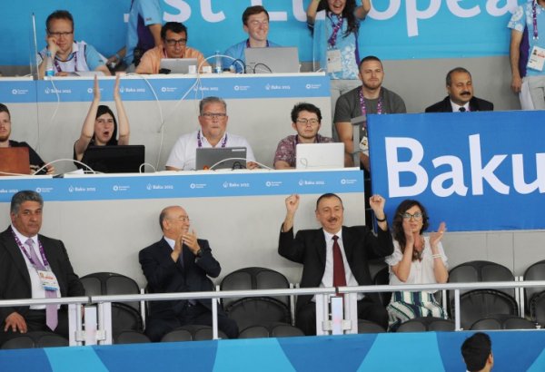 Prezident İlham Əliyev və xanımı taekvondo yarışlarında Ayxan Tağızadənin final uğrunda mübarizəsini izləyiblər (FOTO)