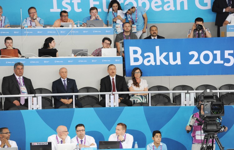 Prezident İlham Əliyev və xanımı taekvondo yarışlarında Ayxan Tağızadənin final uğrunda mübarizəsini izləyiblər (FOTO)
