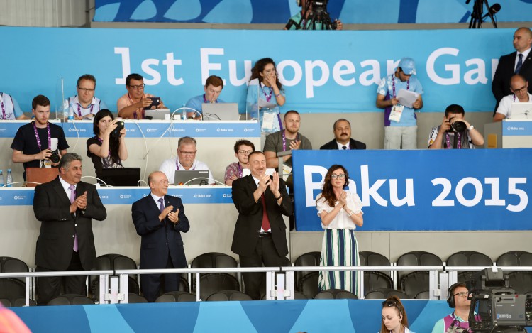 Prezident İlham Əliyev və xanımı taekvondo yarışlarında Ayxan Tağızadənin final uğrunda mübarizəsini izləyiblər (FOTO)