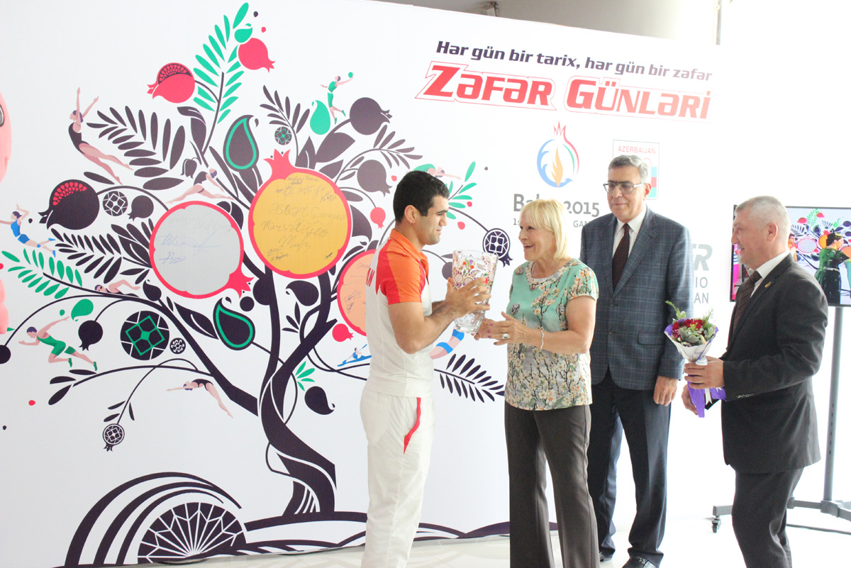 MOK-da ötən gün Avropa Oyunlarında medal qazanmış idmançılarımızla ənənəvi görüş (FOTO)