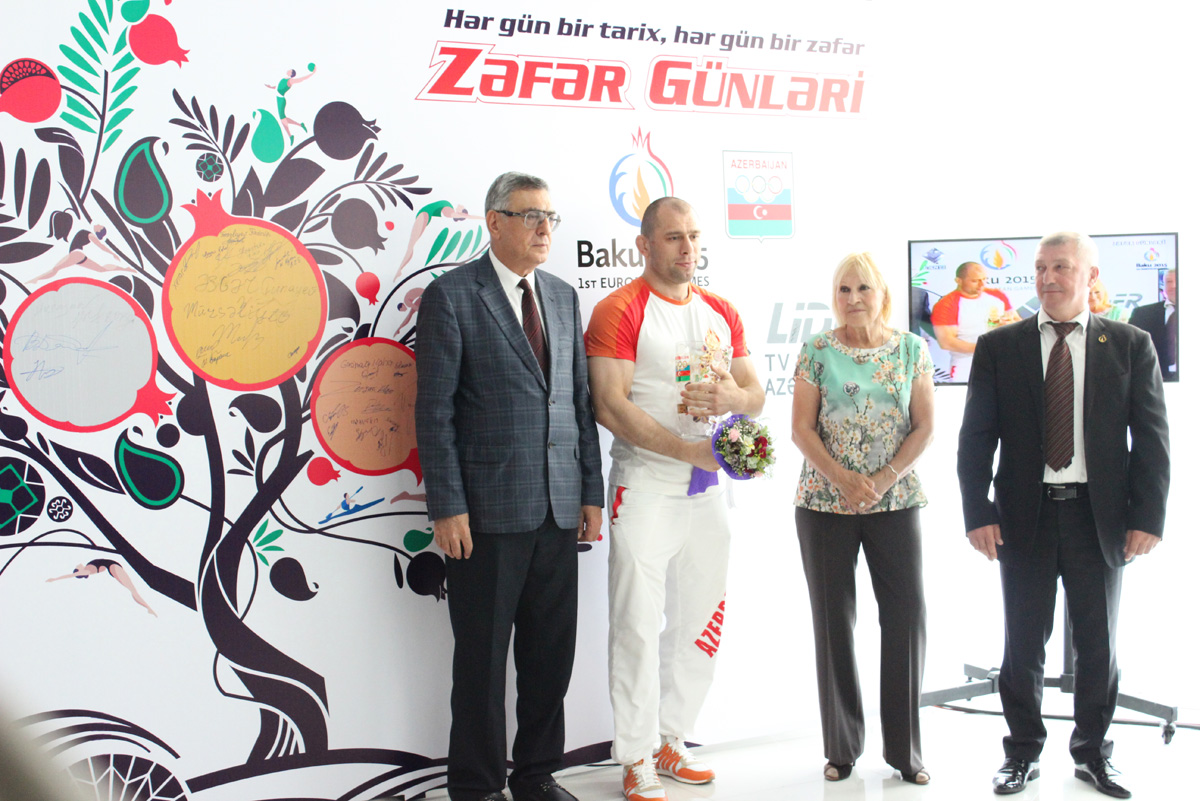 MOK-da ötən gün Avropa Oyunlarında medal qazanmış idmançılarımızla ənənəvi görüş (FOTO)