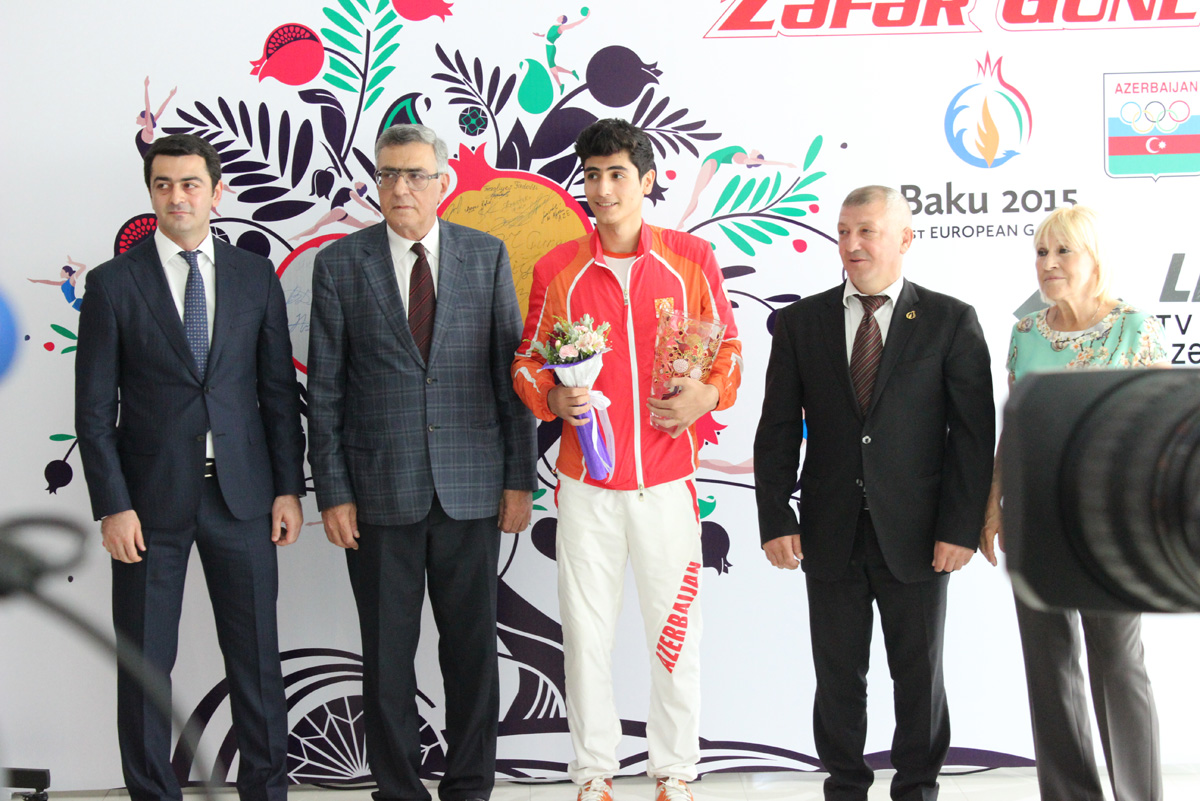 MOK-da ötən gün Avropa Oyunlarında medal qazanmış idmançılarımızla ənənəvi görüş (FOTO)
