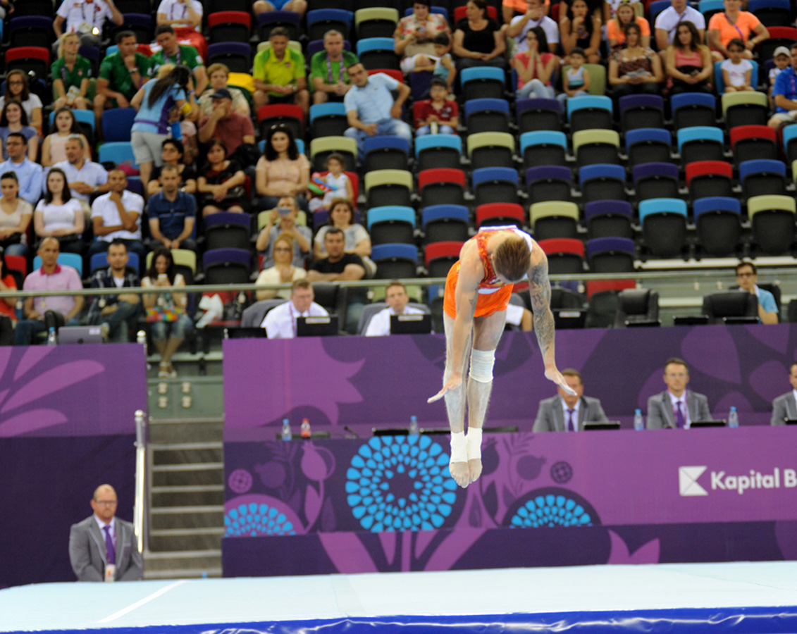 İdman gimnastikası üzrə fərdi çoxnövçülük yarışlarının finalı keçirilir (FOTO)