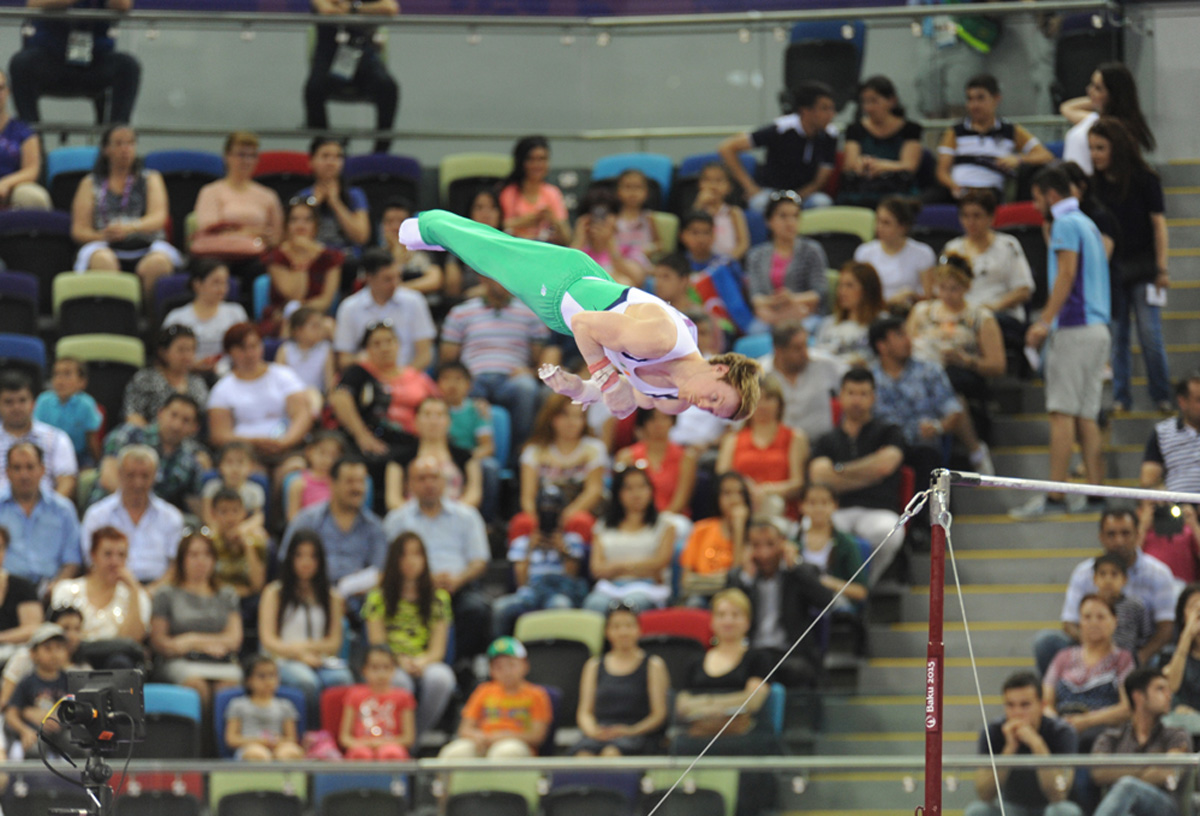 İdman gimnastikası üzrə fərdi çoxnövçülük yarışlarının finalı keçirilir (FOTO)