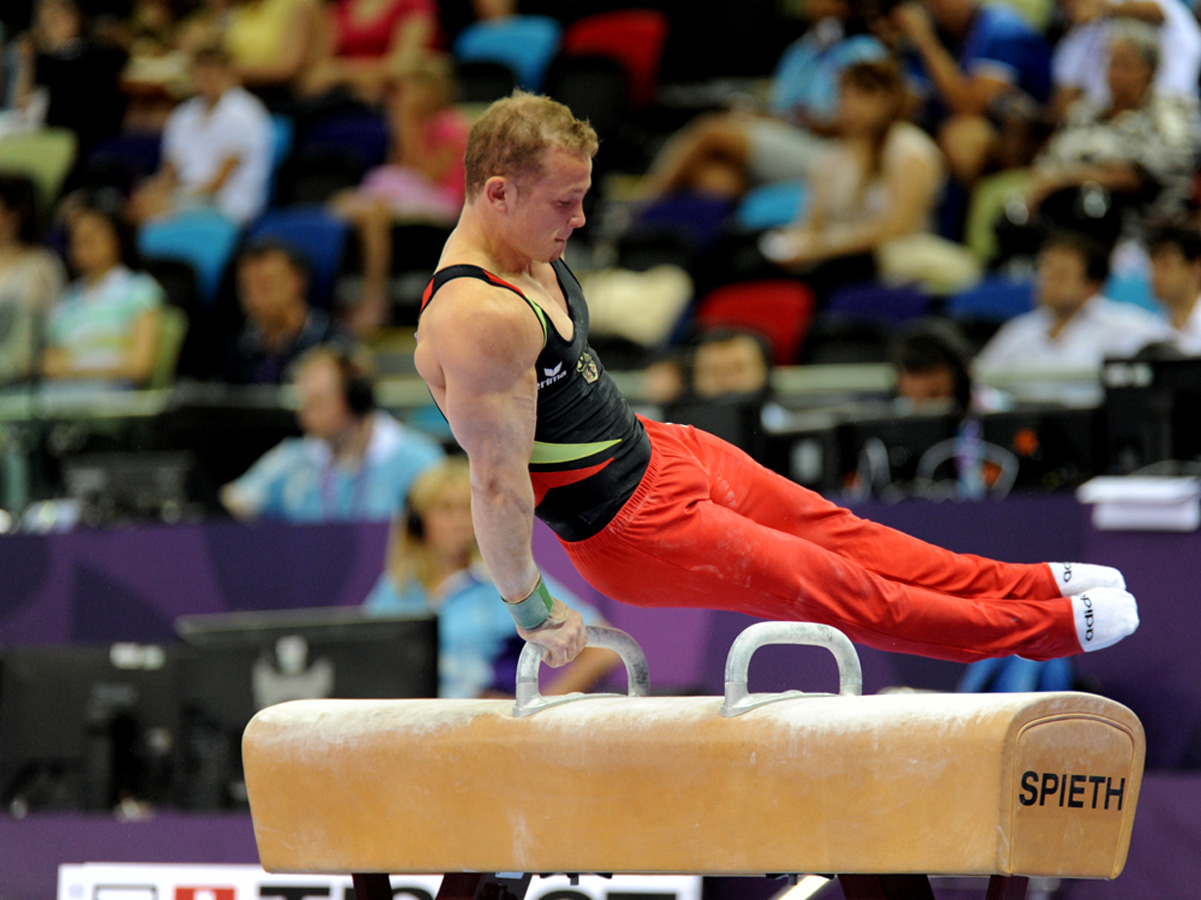 İdman gimnastikası üzrə fərdi çoxnövçülük yarışlarının finalı keçirilir (FOTO)