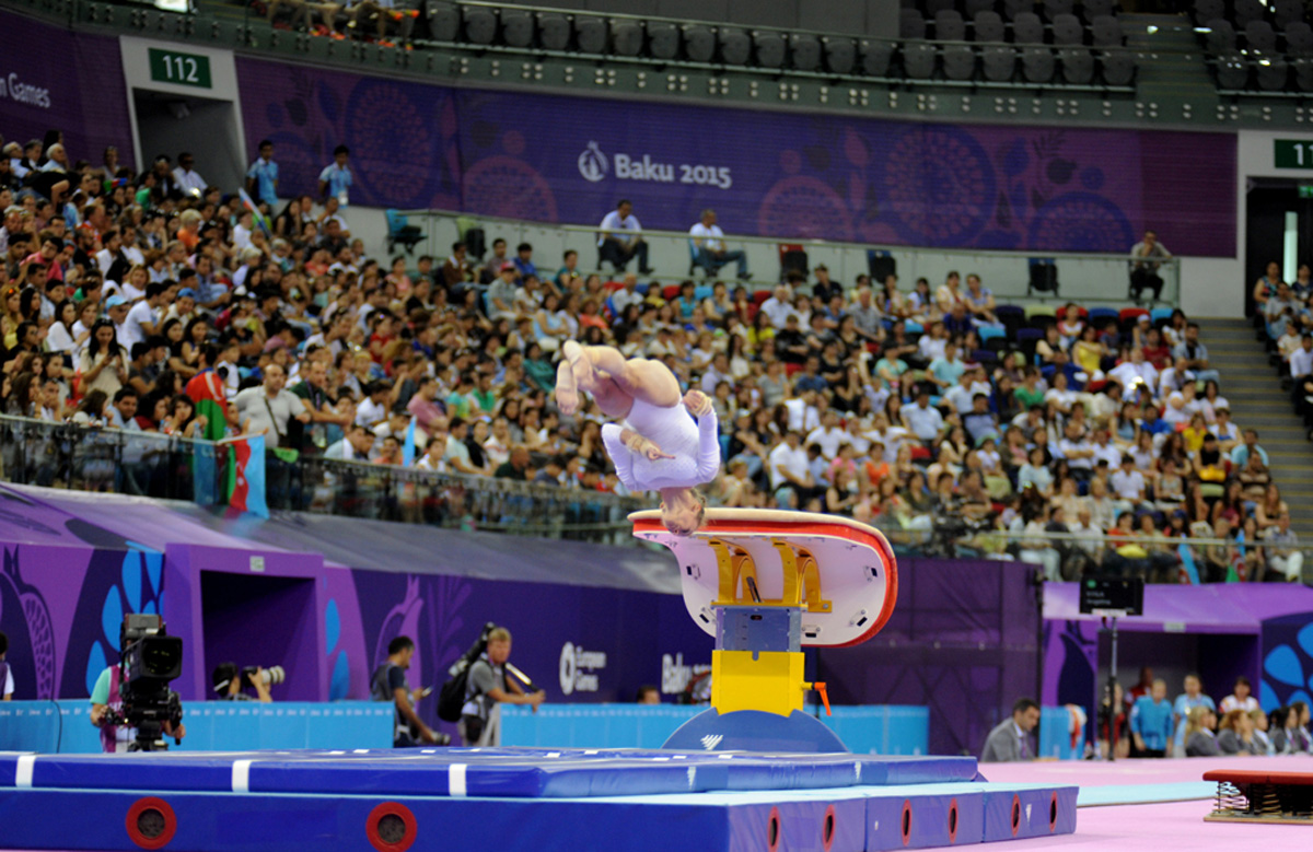 İdman gimnastikası üzrə fərdi çoxnövçülük yarışlarının finalı keçirilir (FOTO)