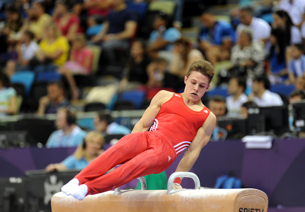 İdman gimnastikası üzrə fərdi çoxnövçülük yarışlarının finalı keçirilir (FOTO)