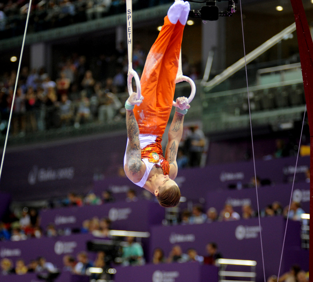 İdman gimnastikası üzrə fərdi çoxnövçülük yarışlarının finalı keçirilir (FOTO)