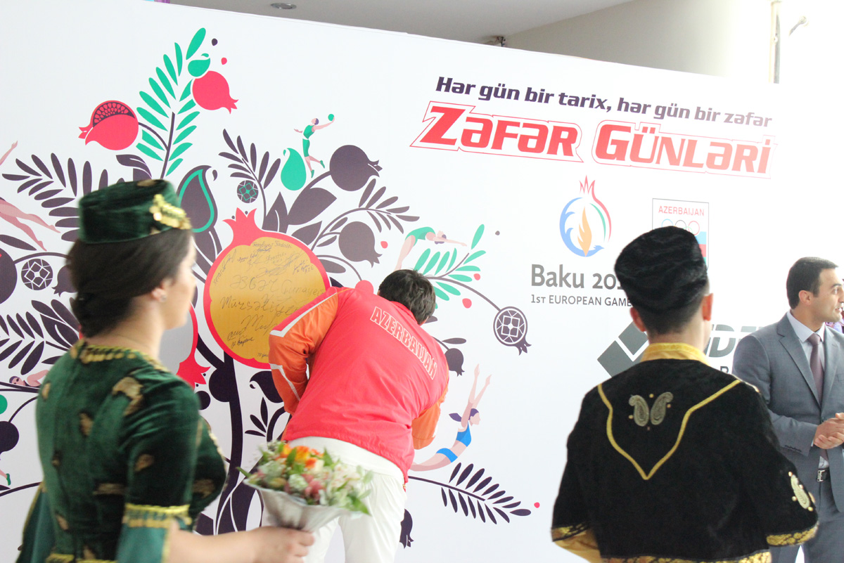 "12-5-12" - MOK-da Avropa Oyunlarında medal qazanmış idmançılarımızla ənənəvi görüş (FOTO)