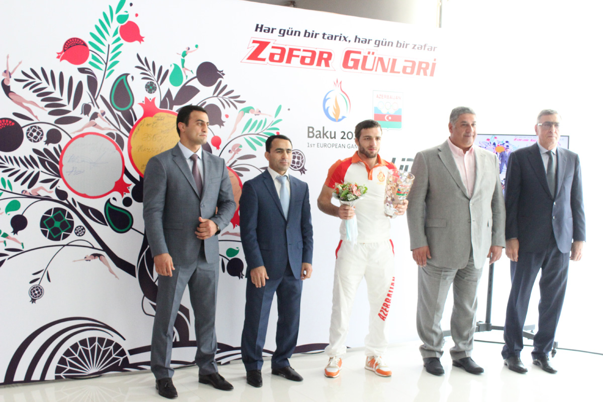 "12-5-12" - MOK-da Avropa Oyunlarında medal qazanmış idmançılarımızla ənənəvi görüş (FOTO)