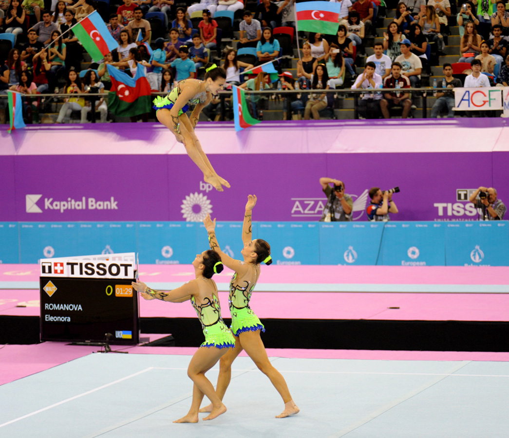 Akrobatika gimnastikası üzrə qadınlar arasında çoxnövçülük yarışlarının final mərhələsi başlayıb (FOTO)