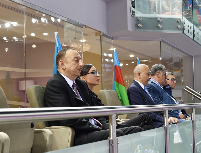 Mehriban Əliyeva idman gimnastikasında kişilər arasında qaliblərin mükafatlandırılması mərasimində iştirak edib (FOTO+VİDEO)