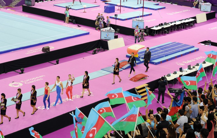 Mehriban Əliyeva idman gimnastikasında kişilər arasında qaliblərin mükafatlandırılması mərasimində iştirak edib (FOTO+VİDEO)