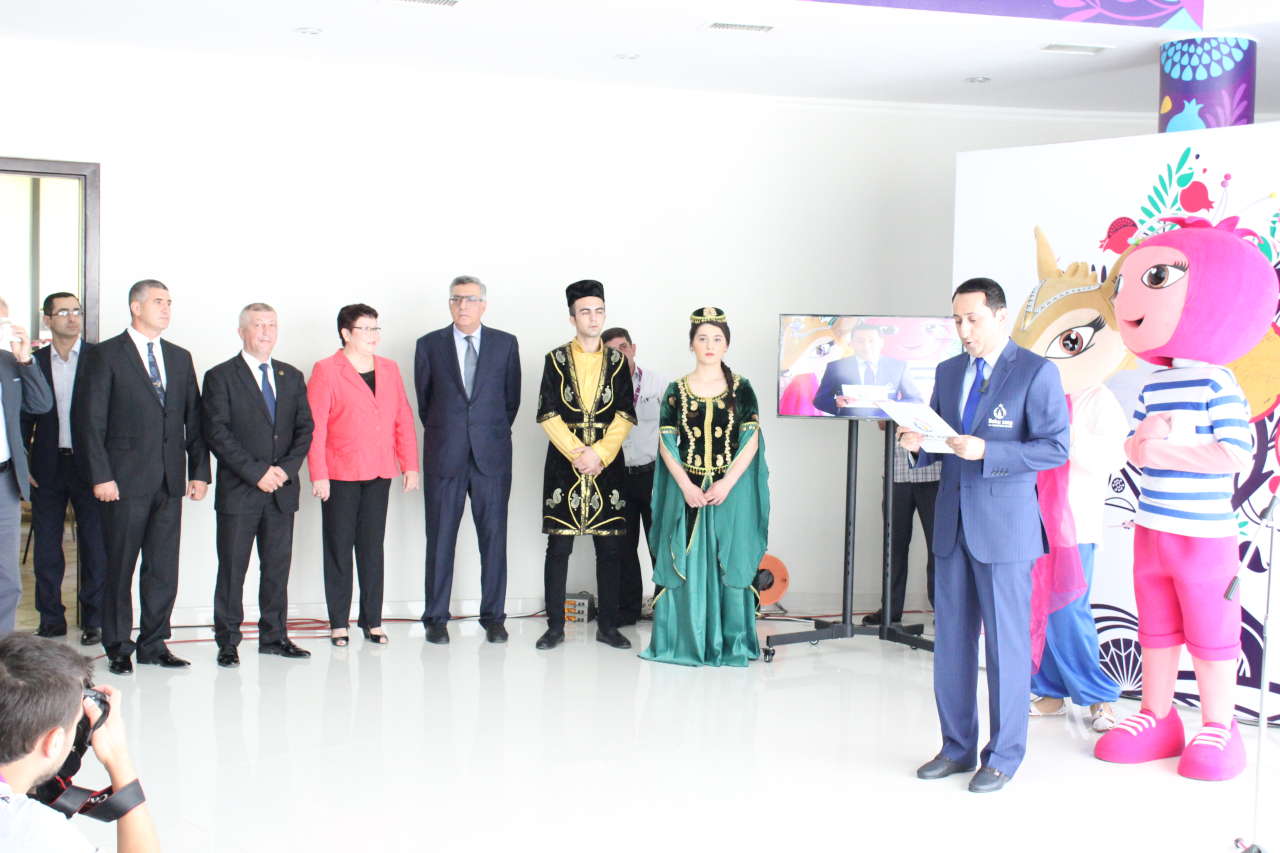 Azərbaycan Milli Olimpiya Komitəsində qalib idmançı ilə görüş keçirilib (FOTO)