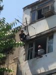 Bakıda intihara cəhdin qarşısı alınıb (FOTO)