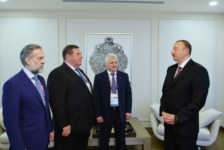 İlham Əliyevə Beynəlxalq Sambo Federasiyası İcraiyyə Komitəsinin qərarı ilə Sambonun Çempion kəməri təqdim edilib (FOTO)