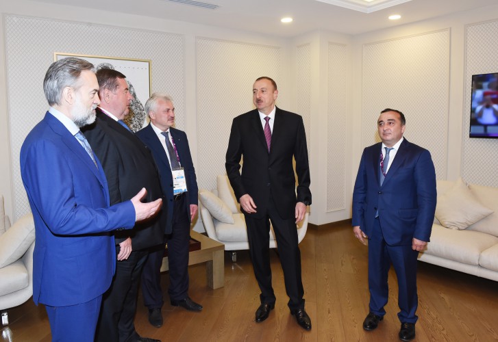 İlham Əliyevə Beynəlxalq Sambo Federasiyası İcraiyyə Komitəsinin qərarı ilə Sambonun Çempion kəməri təqdim edilib (FOTO)
