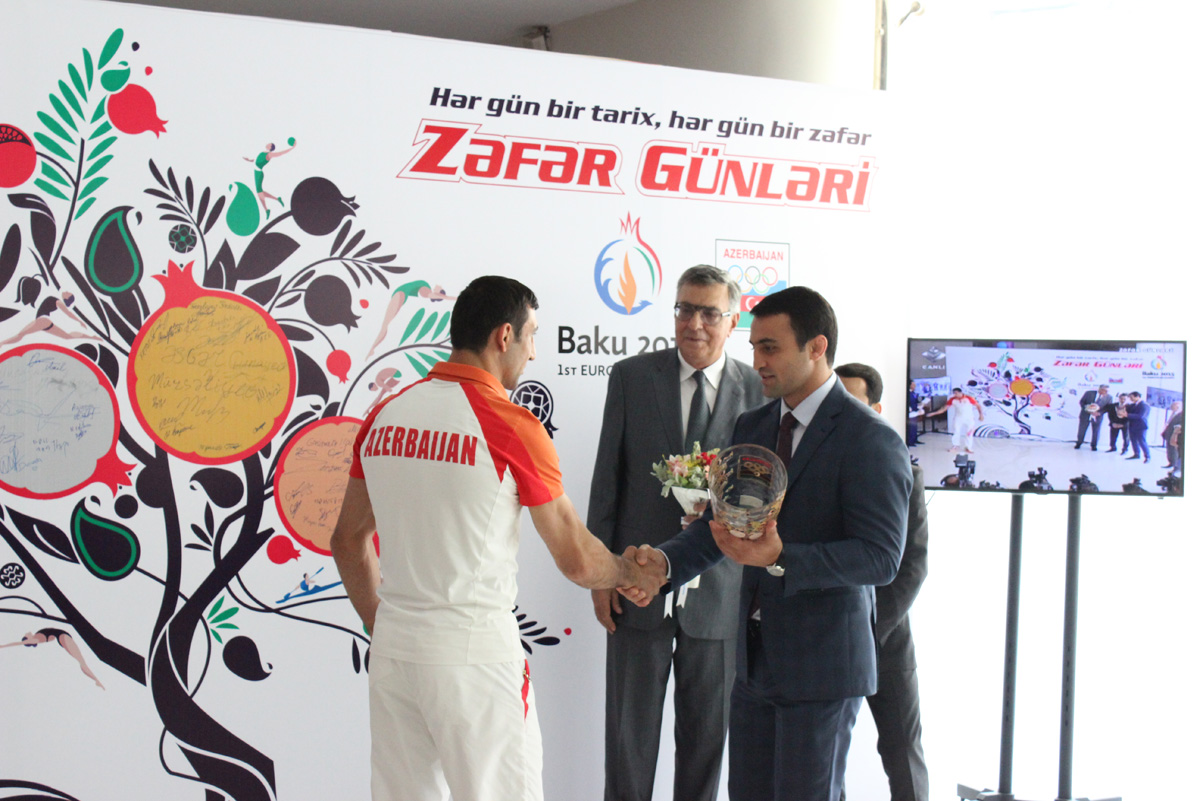 MOK-da azərbaycanlı samboçularla görüş keçirilib (FOTO)