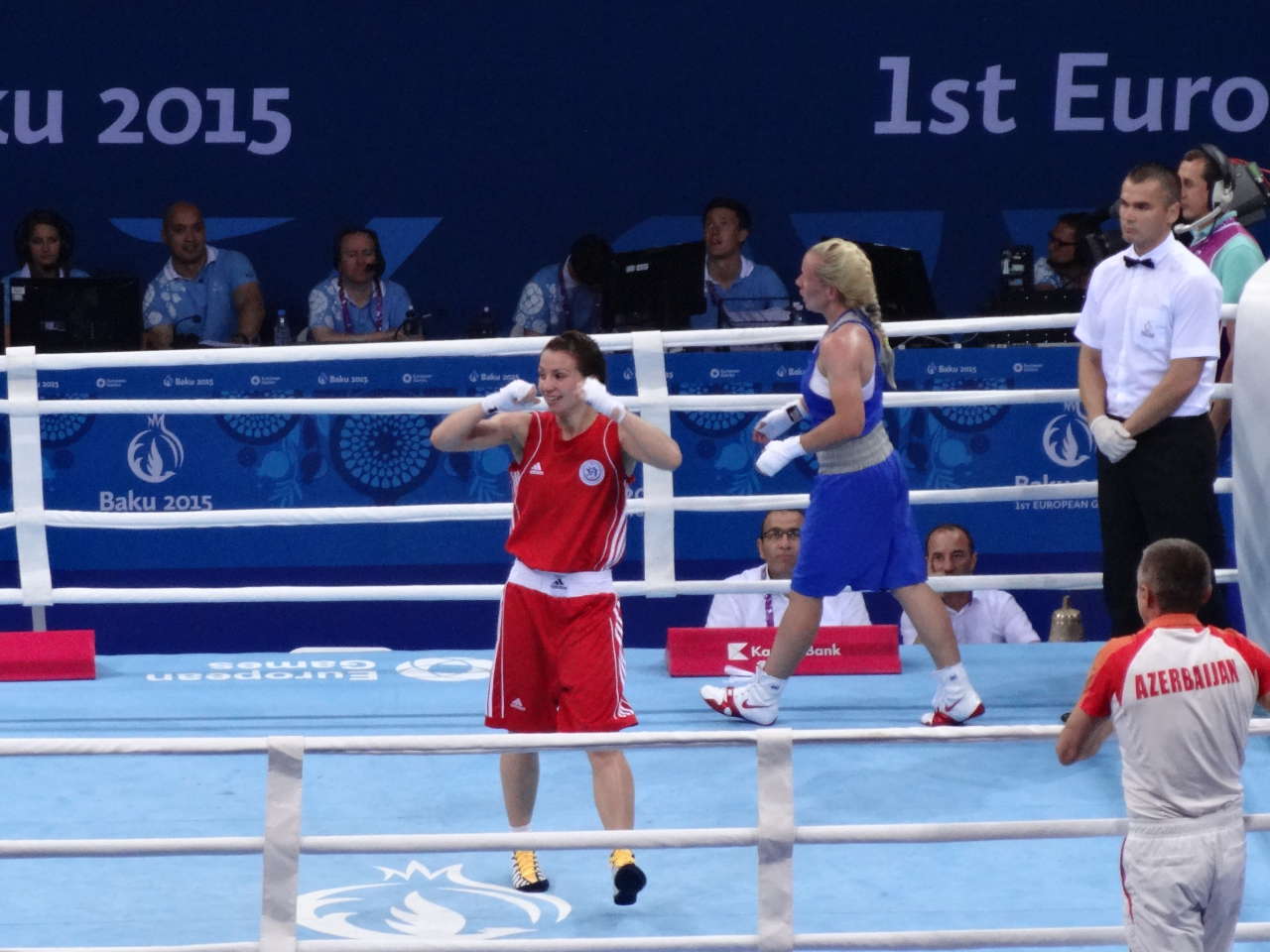 Daha bir qadın boksçumuz yarımfinalda (FOTO)