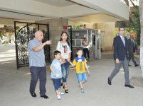 Leyla Əliyevanın təşəbbüsü ilə Bakı Zooloji Parkında yeni qəfəs quraşdırılıb (FOTO)