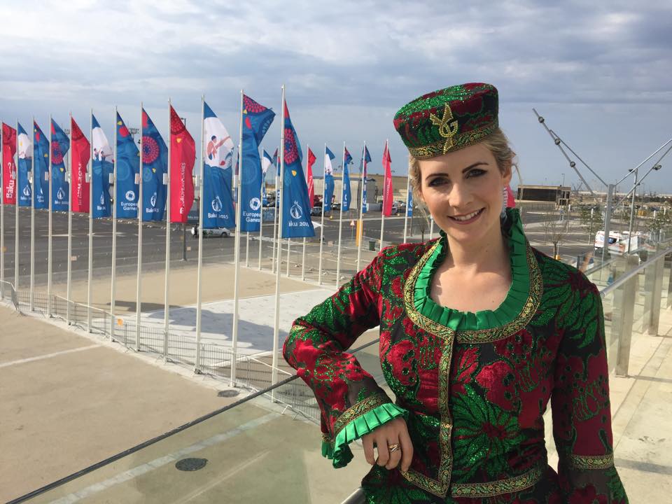 "Eurosport" və SKY TV-nin aparıcısı Azərbaycanın milli geyimində (FOTO)
