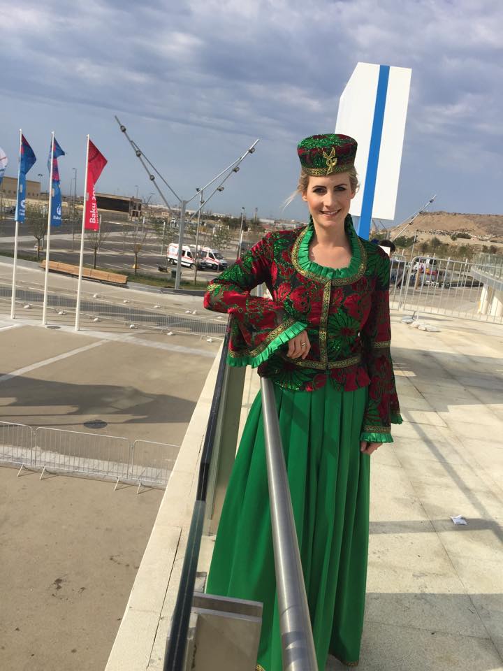 "Eurosport" və SKY TV-nin aparıcısı Azərbaycanın milli geyimində (FOTO)