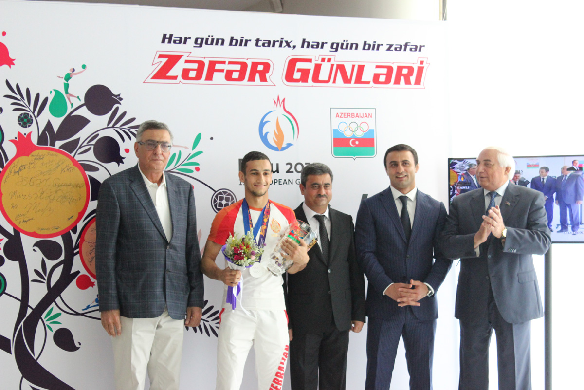 Avropa Oyunlarında medal qazanmış idmançılarımız Silahlı Qüvvələr Gününü qeyd ediblər (FOTO)